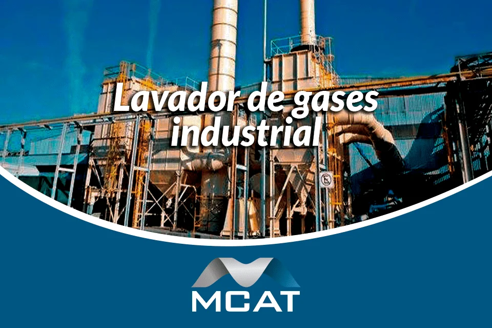 Lavador de gases industrial (scrubber) MCAT operando en planta – control de emisiones y olores