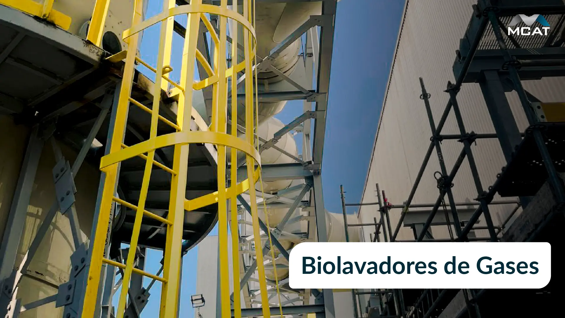 Biolavador de gases industrial con medio empacado biológico como solución sostenible para control de olores y COV