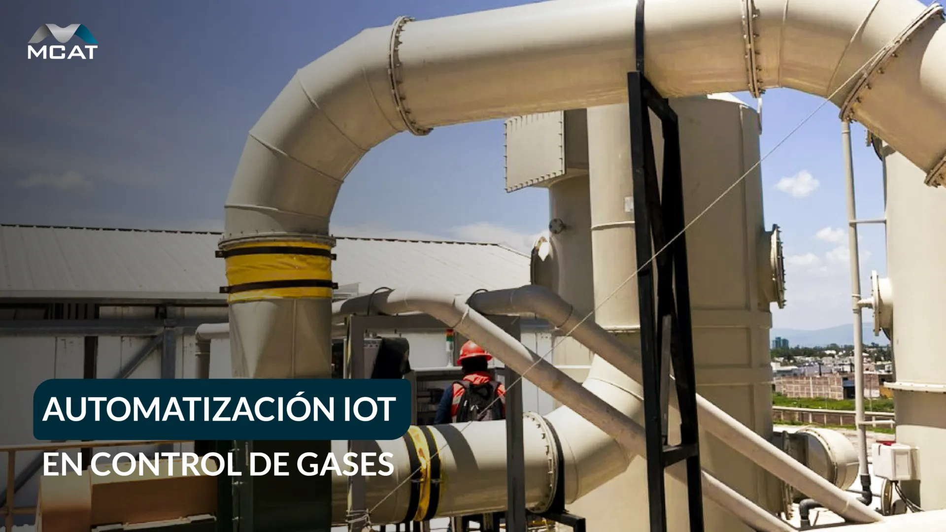 Lavador de gases industrial conectado a sistema IoT que monitorea en tiempo real caudal, pH y presión para controlar emisiones