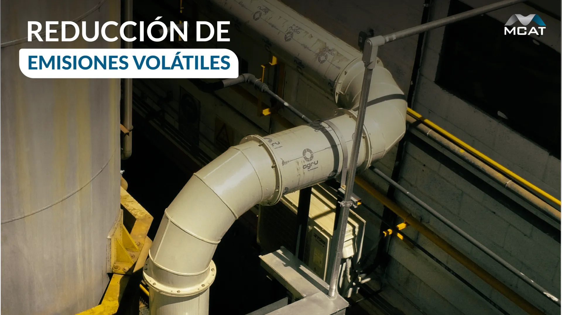 Sistema de scrubbers y biolavadores reduciendo emisiones volátiles VOC en una planta industrial